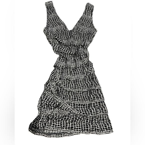 Patterned Bodycon Dress - Picture 4 of 4